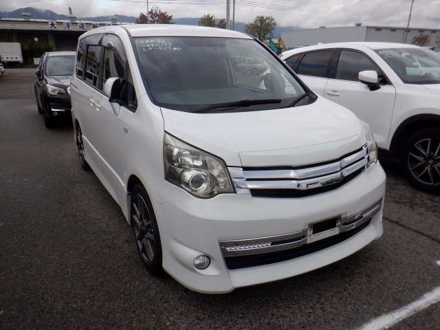 2011 Toyota Noah