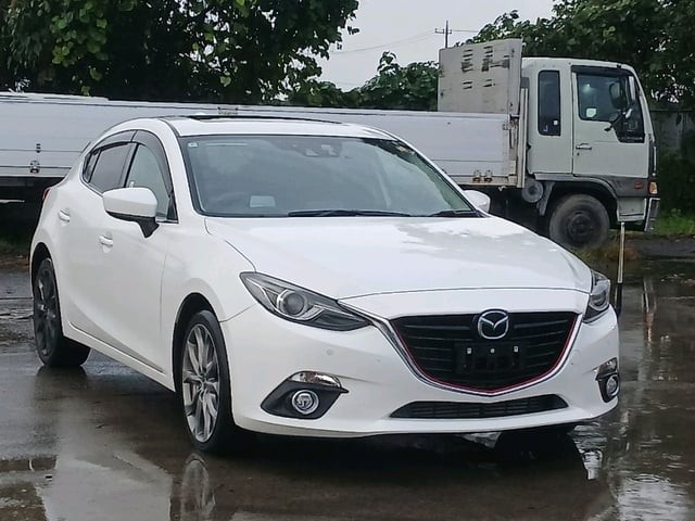 2014 Mazda Axela Sports