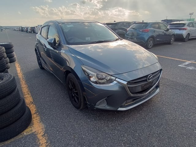 2016 Mazda Demio