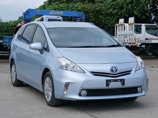 2013 Toyota Prius Alpha