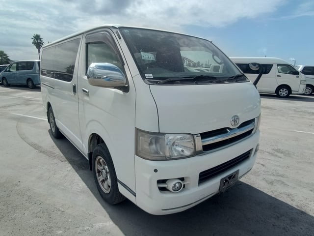 2006 Toyota Hiace V
