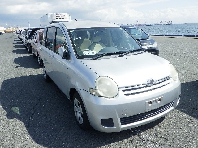 2006 Toyota Sienta