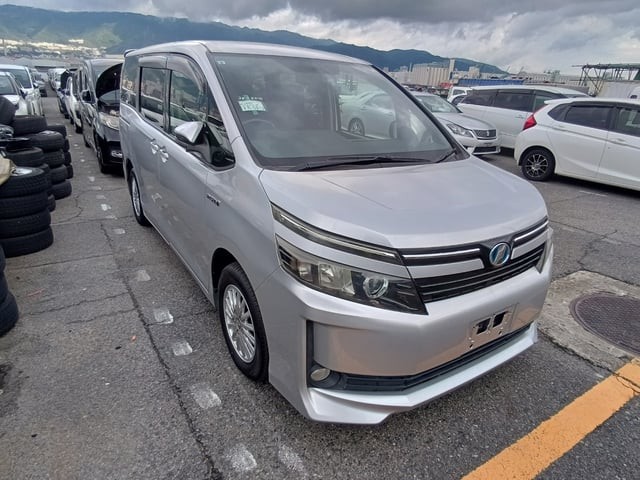 2015 Toyota Voxy HV