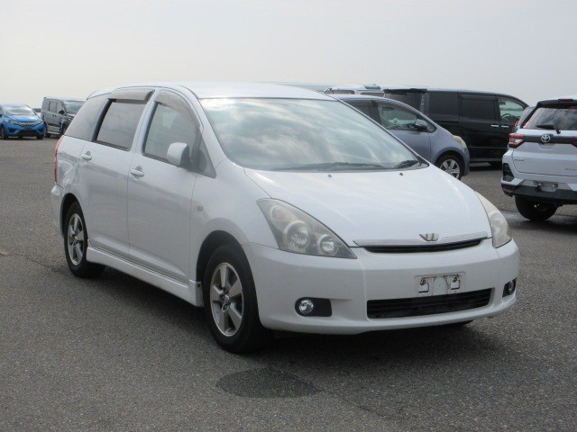 2004 Toyota Wish