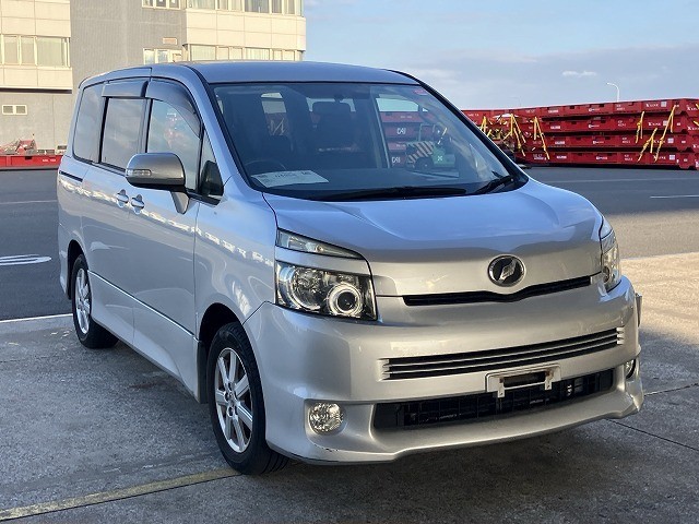 2007 Toyota Voxy