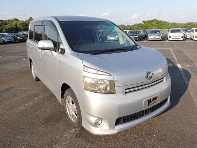 2007 Toyota Voxy