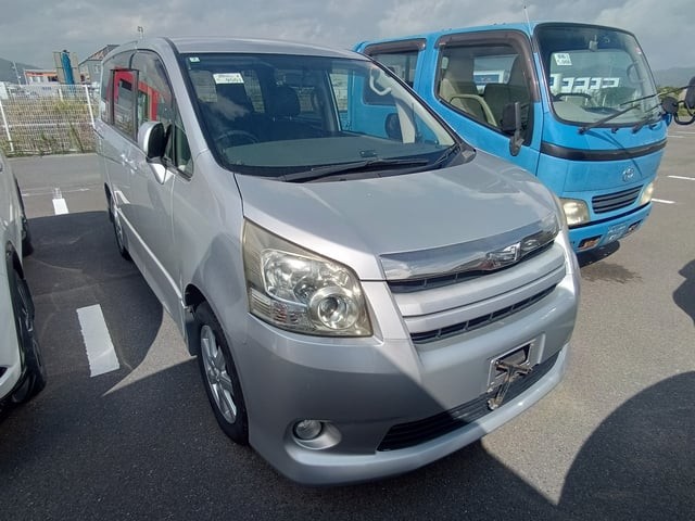 2008 Toyota Noah