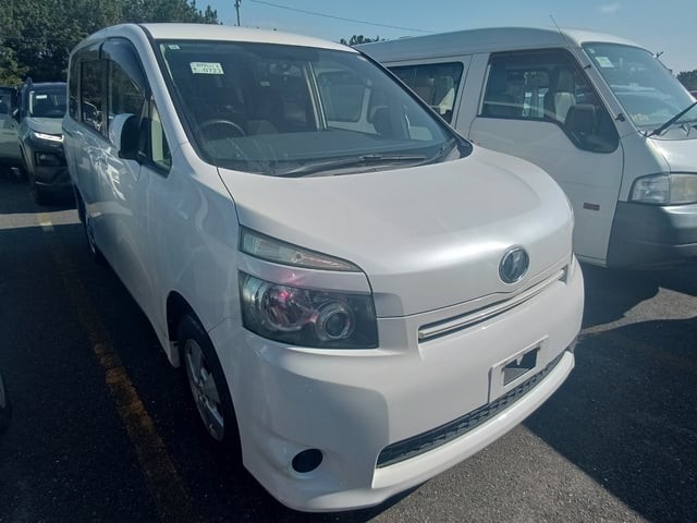 2009 Toyota Voxy