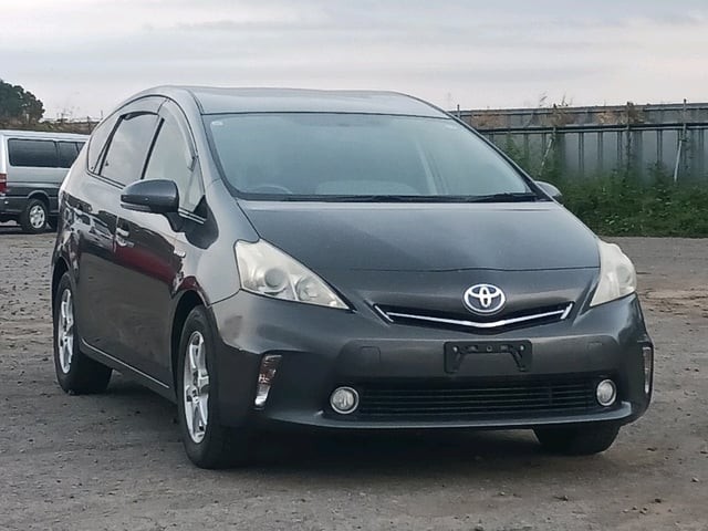 2013 Toyota Prius Alpha