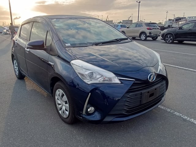 2019 Toyota Vitz HV
