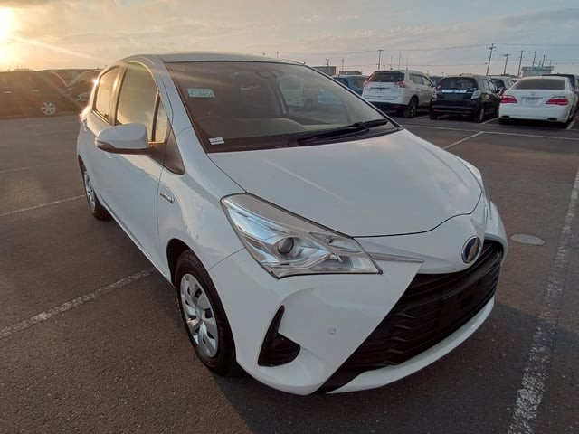 2019 Toyota Vitz HV