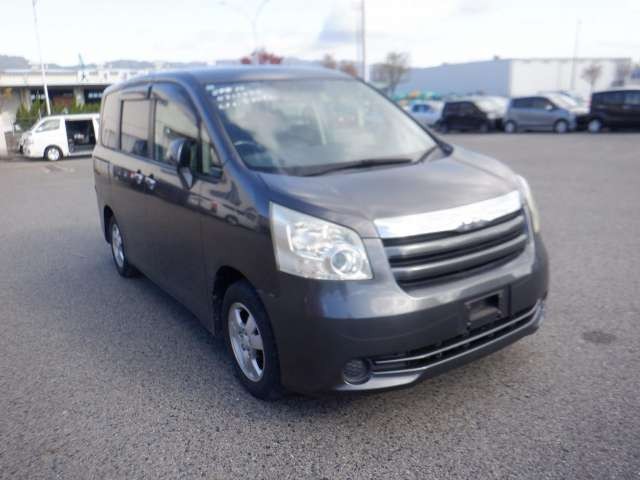 2010 Toyota Noah