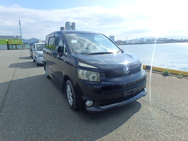 2007 Toyota Voxy