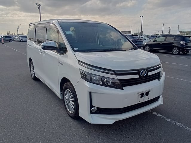 2014 Toyota Voxy HV