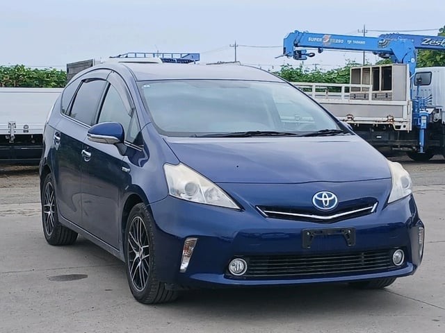 2012 Toyota Prius Alpha