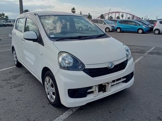 2016 Daihatsu Mira ES
