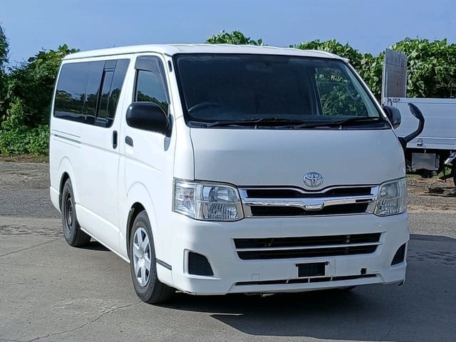 2013 Toyota Hiace V