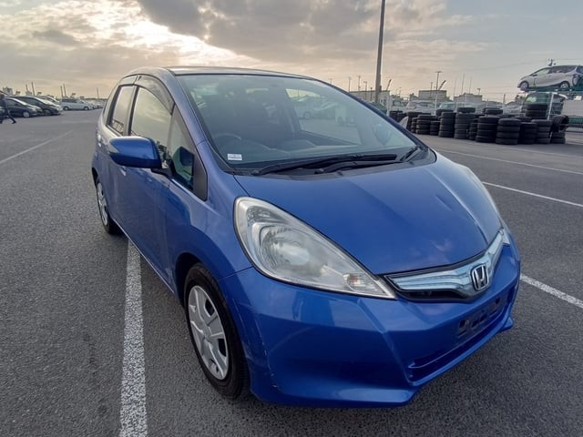 2011 Honda FIT HV