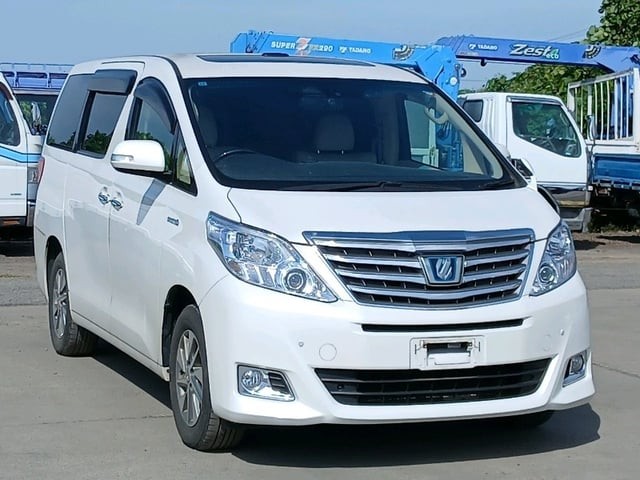 2013 Toyota Alphard HV