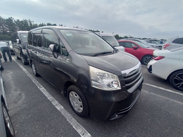2007 Toyota Noah