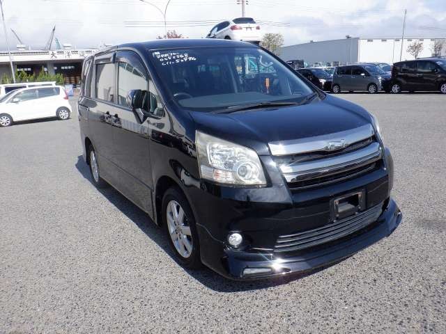 2007 Toyota Noah