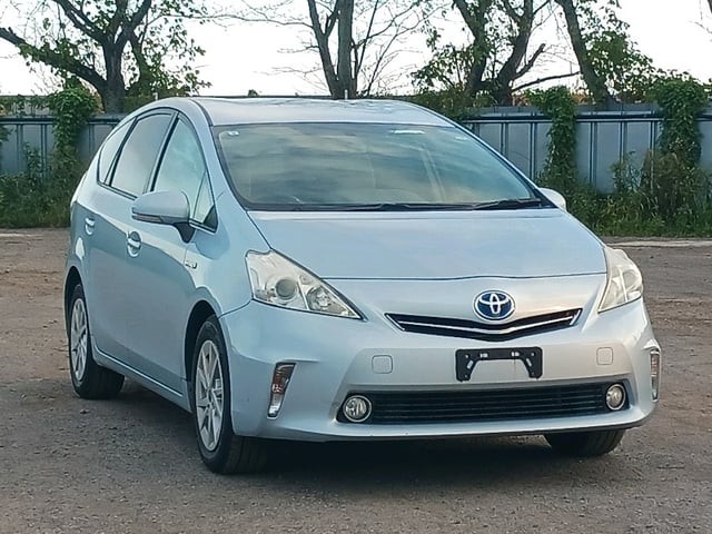 2011 Toyota Prius Alpha