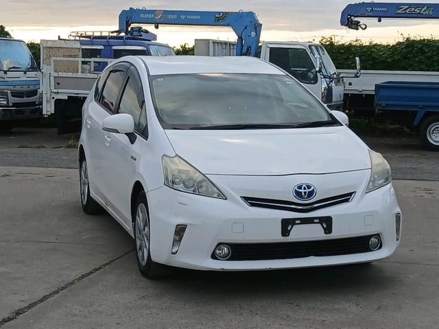2011 Toyota Prius Alpha