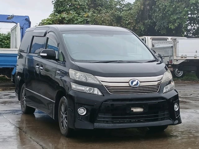 2012 Toyota Vellfire HV
