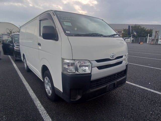 2014 Toyota Hiace V