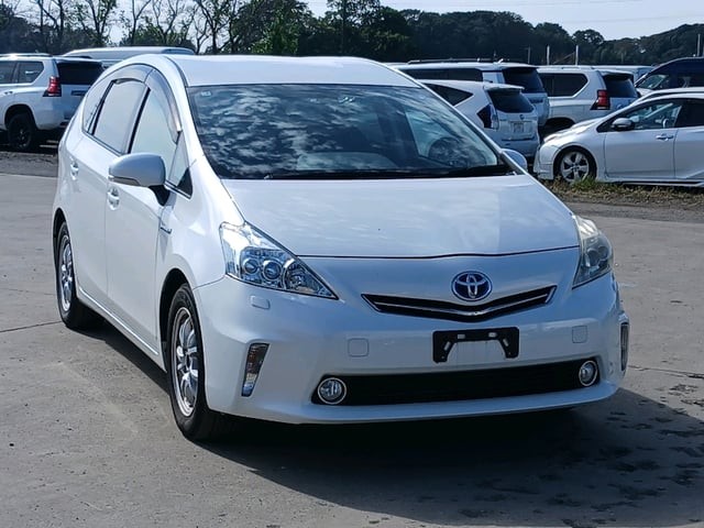 2011 Toyota Prius Alpha