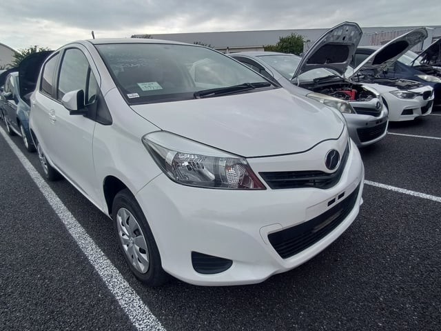 2011 Toyota Vitz