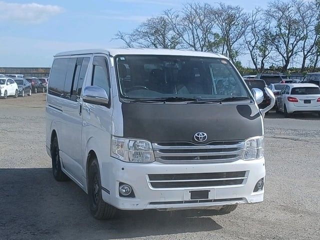 2010 Toyota Hiace V