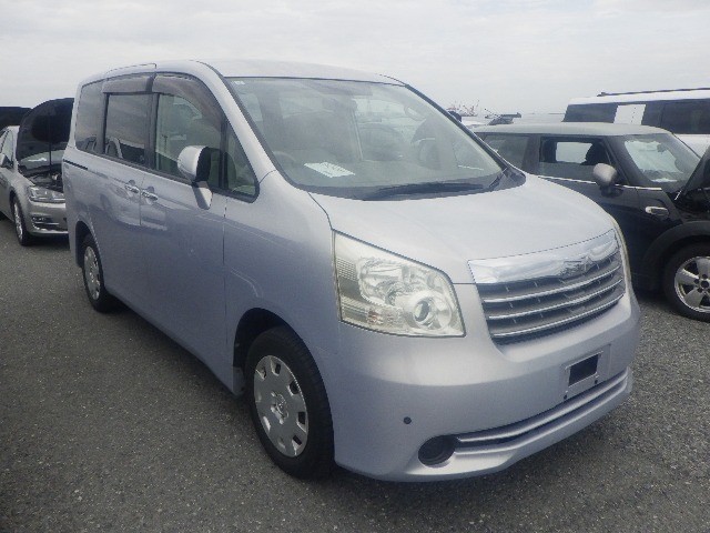 2009 Toyota Noah