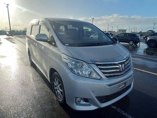 2013 Toyota Alphard