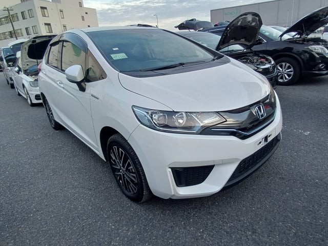 2015 Honda FIT HV