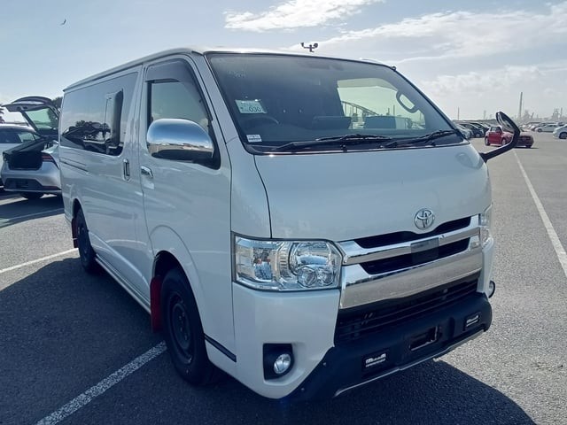 2018 Toyota Hiace V