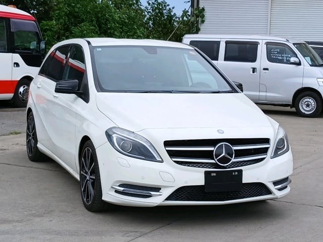 2014 Mercedes-Benz B180