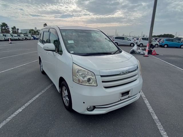 2008 Toyota Noah