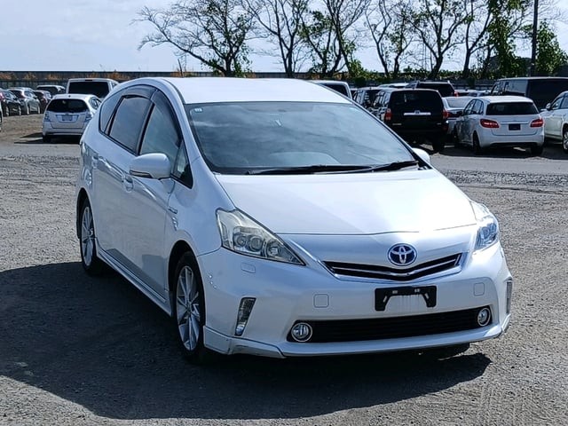 2012 Toyota Prius Alpha