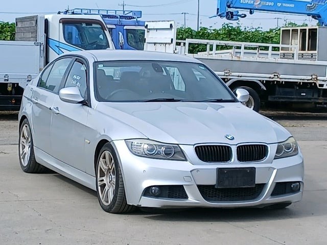 2010 BMW 320I