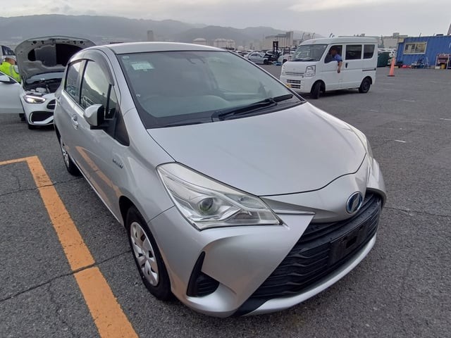 2017 Toyota Vitz HV