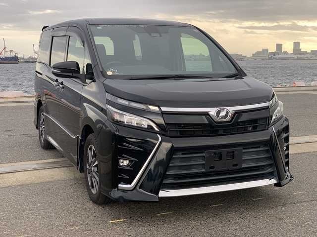 2017 Toyota Voxy