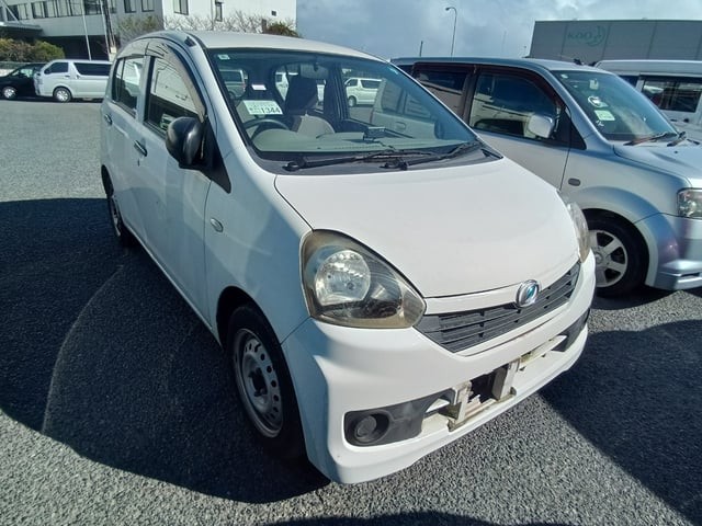 2014 Daihatsu Mira ES