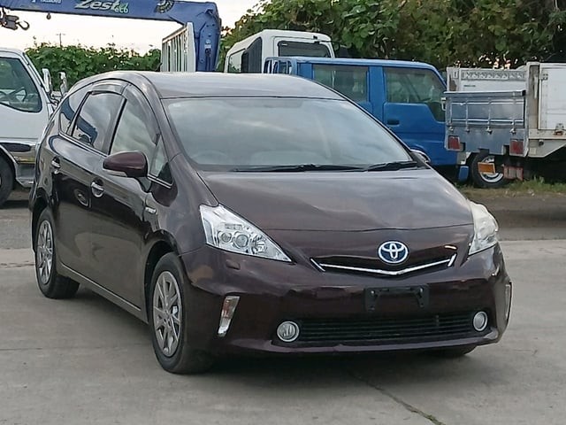 2014 Toyota Prius Alpha