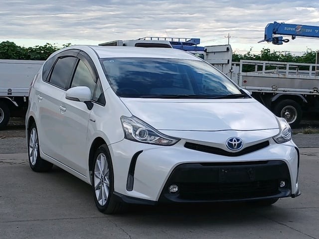 2015 Toyota Prius Alpha