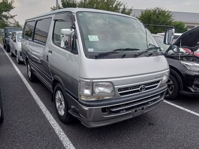 2003 Toyota Hiace V