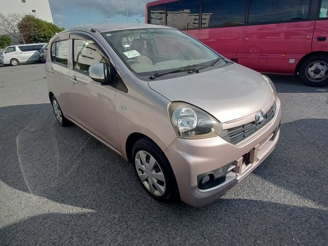 2013 Daihatsu Mira ES