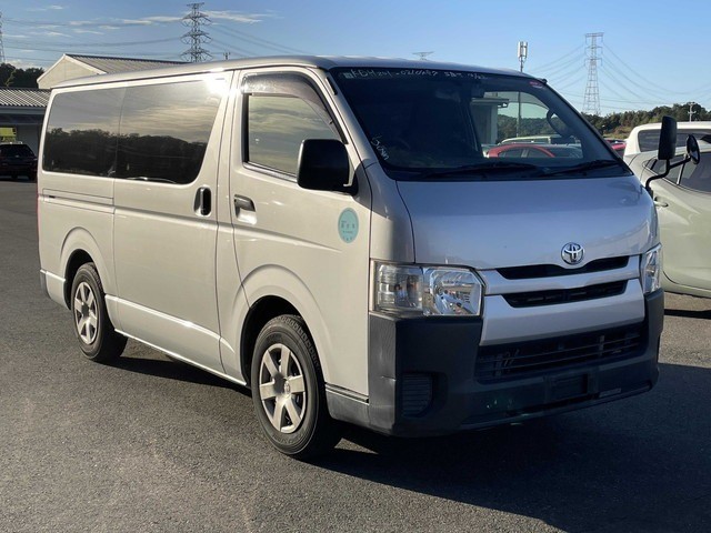 2016 Toyota Hiace V