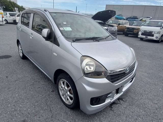 2016 Daihatsu Mira ES