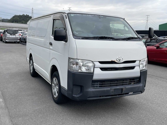 2016 Toyota Hiace V
